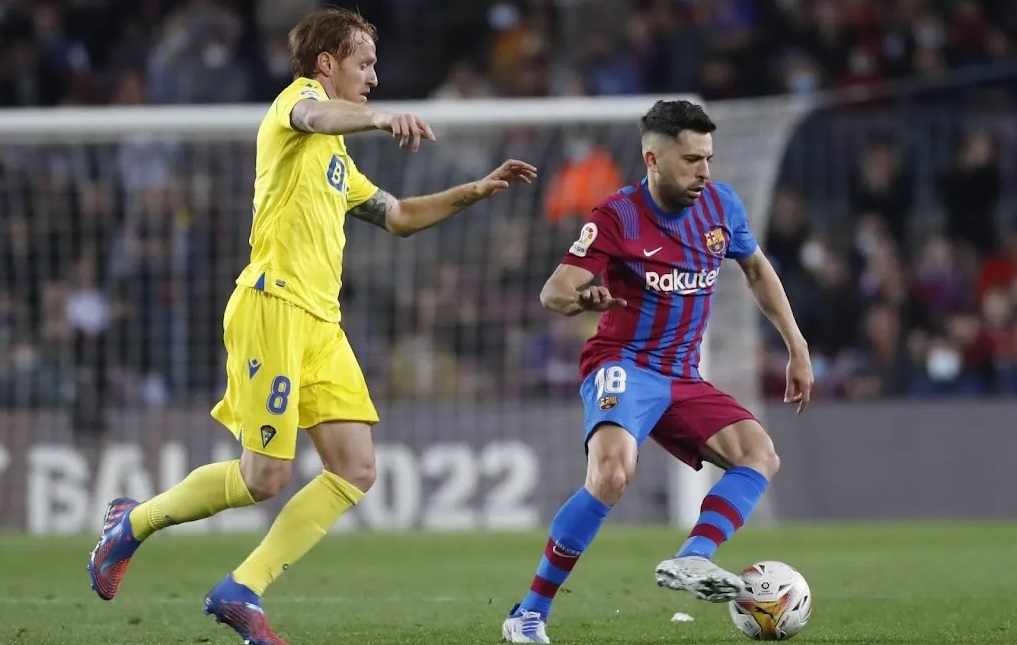 包含赛地聚焦——德国杯冲刺阶段热度飙升，摩纳哥止住颓势，震撼外界，团队化学反应显著的词条